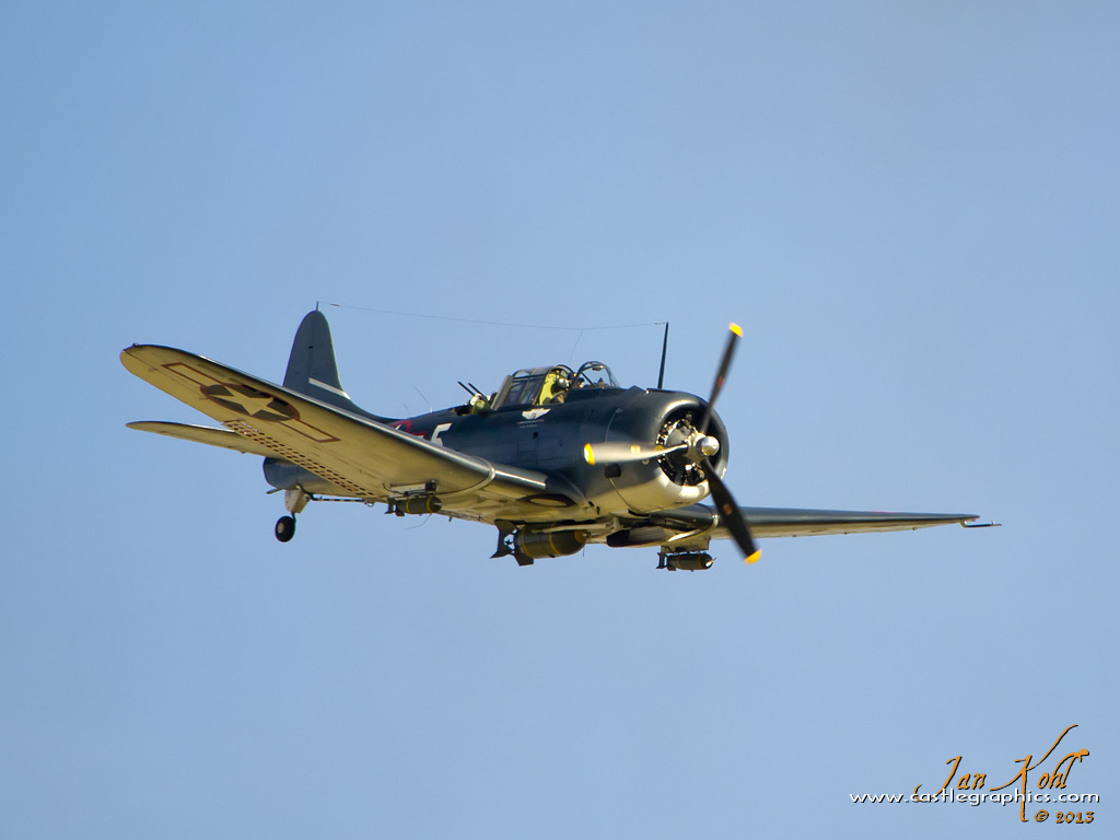 2013-11-09 9152
Dauntless dive bomber does a simulated run on a target.
