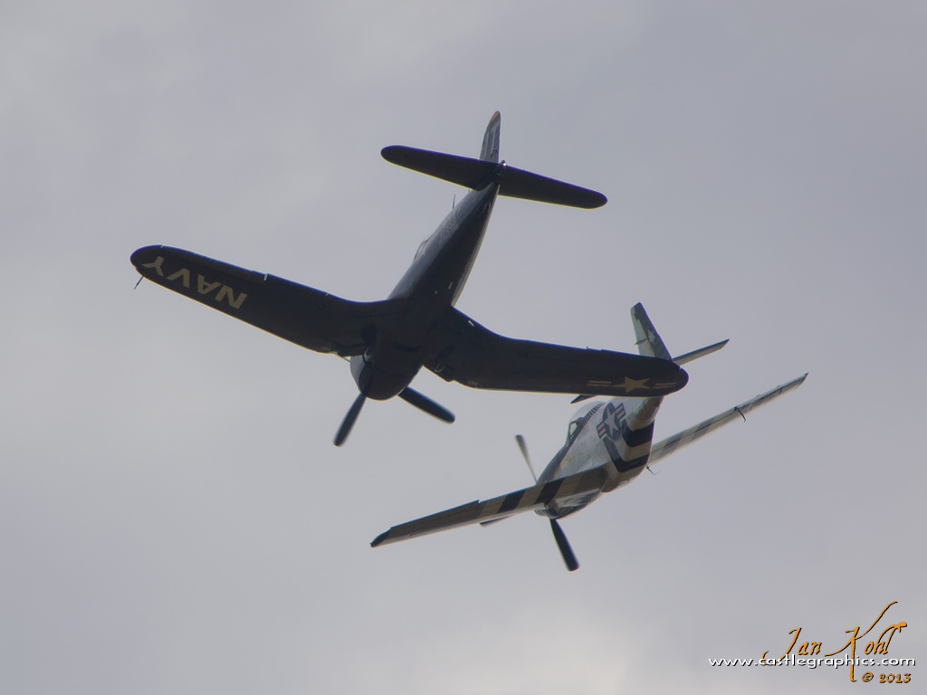 2013-11-09 9344
Mustang and Corsair split for a landing.
