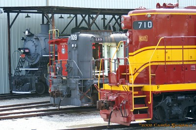 tvrm_locomotives_chattanooga_tn_apr22_2006.jpg