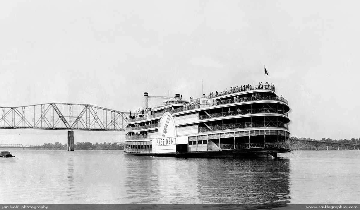 River boats and railroads go way back in Hannibal's history.  The President (originally built as the Cincinnatti in 1924) pulls up to the dock in Hannibal in the 1930s.  She called St. Louis her home from 1934 to 1941, and frequently made trips to Hannibal during that time.  Currently the ship sits dismantled in a field in Effingham, Ill.

