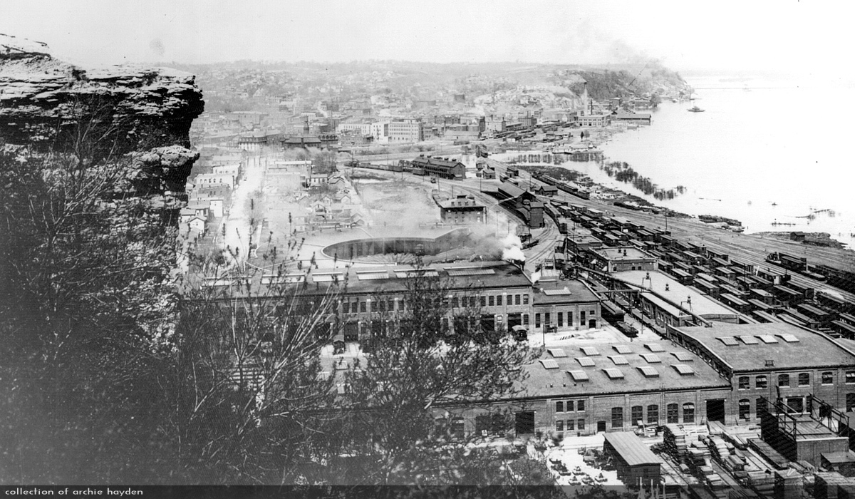 Lovers Leap at Hannibal, MO in 1905
The bustling Chicago, Burlington and Quincy railyards of Hannibal in 1905.  Archie Haydens collection.
