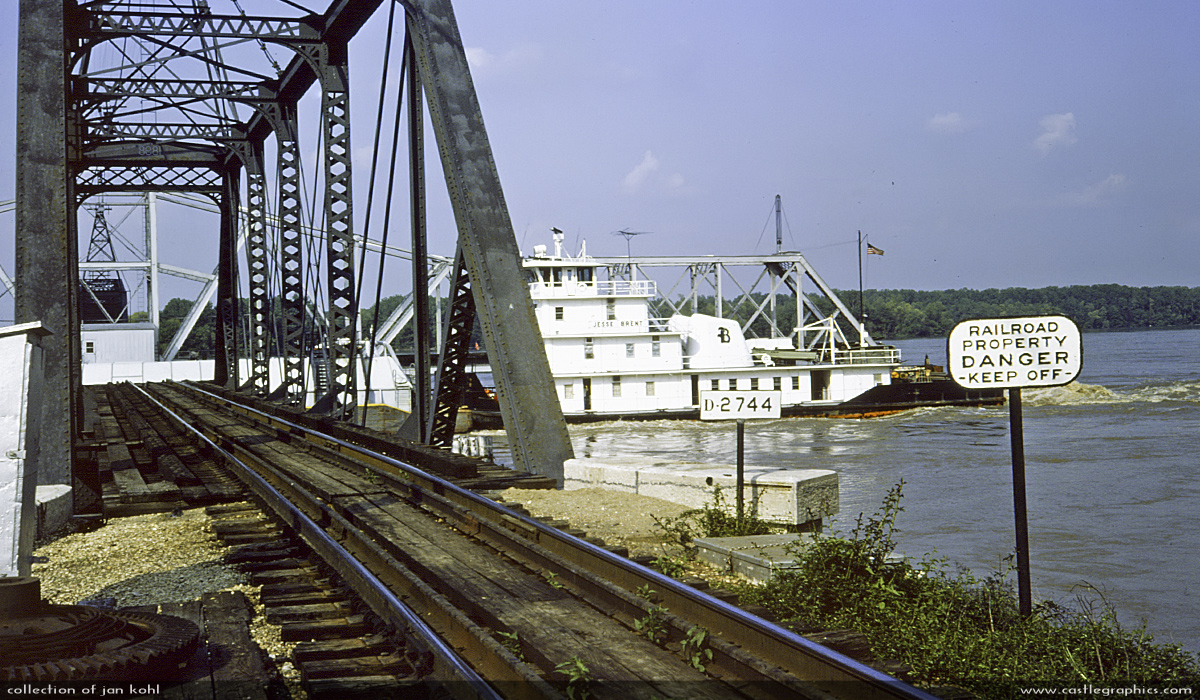 IC Swing Bridge, Louisiana, MO, 1976
Tug Jesse Brent passes through the spans of the swing bridge in Louisiana, MO.
