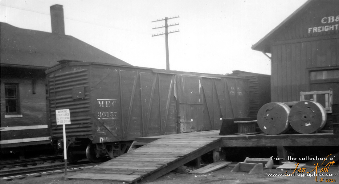 Maine Central boxcar at Q freight house.
An outside braced MEC boxcar sits at the CB&Q freight house in Louisiana, MO.
