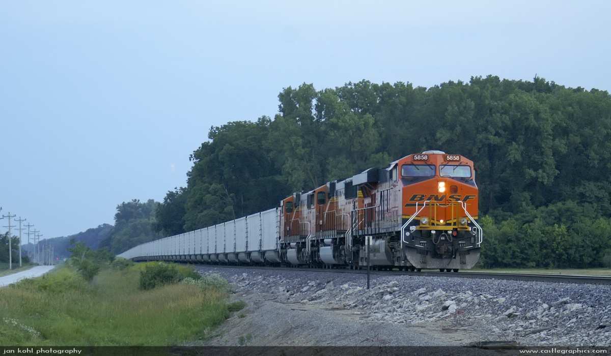 BNSF #5353 ES44DC at Elsberry, MO
ES44DC #5353 idles just south of Elsberry Missouri on the mainline.
