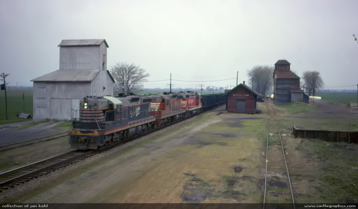 CB&Q SD7 at Orchard Farms
A CB&Q freight rolls through Orchard Farms on a dreary day in 1969
