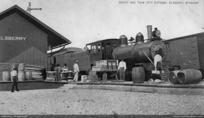 19es_elsberry_mo_1919-03-30_depot.jpg