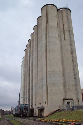 hickory_grain_elevator_feb21_2005.jpg